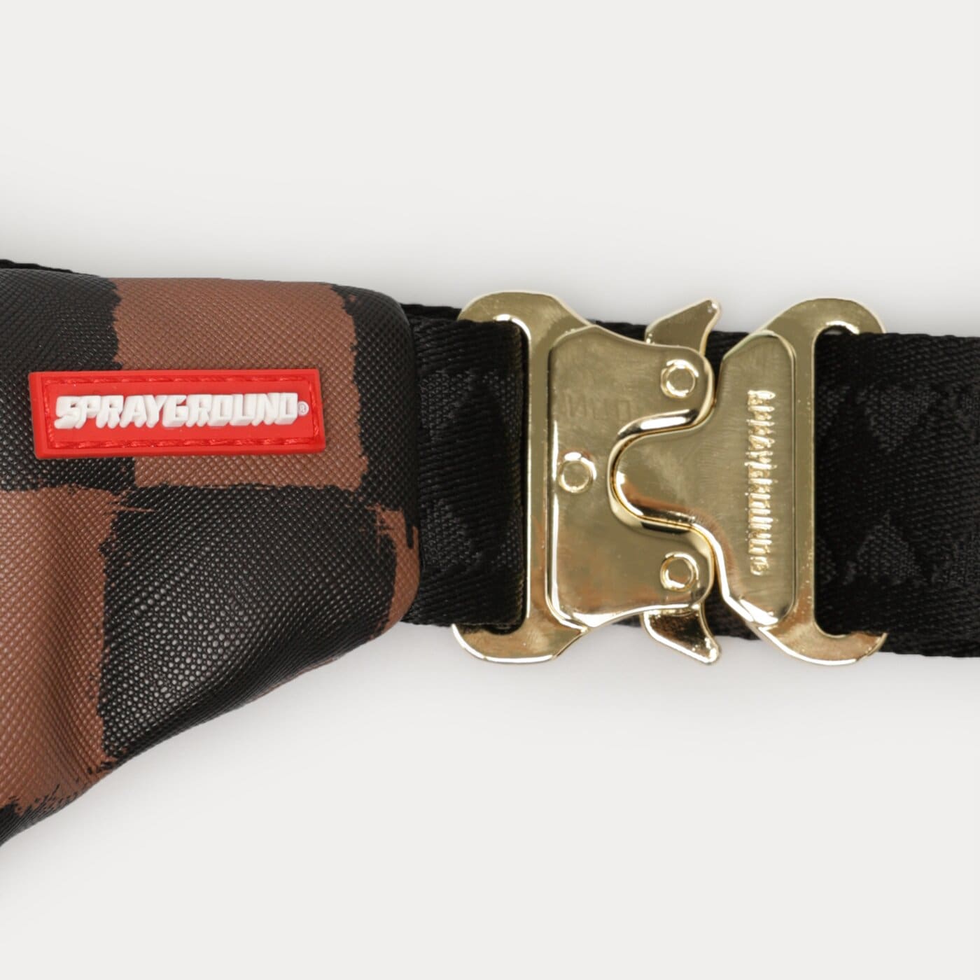 Дамски сак SPRAYGROUND ЧАНТА SHARKS IN PARIS PAINTED CROSSBODY 910b5353nsz цвят многоцветен