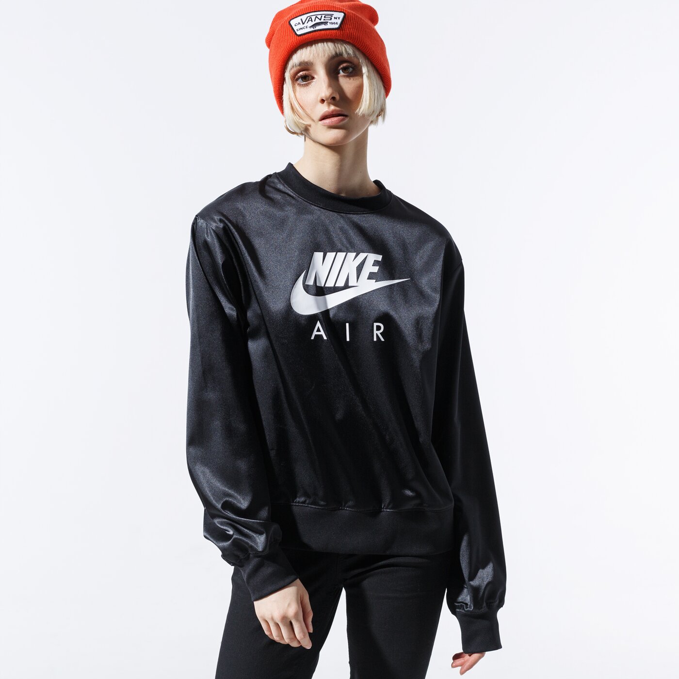 Дамски суичър NIKE СУИТЧЪР W NSW AIR CREW SATIN bv5130-010 цвят черен