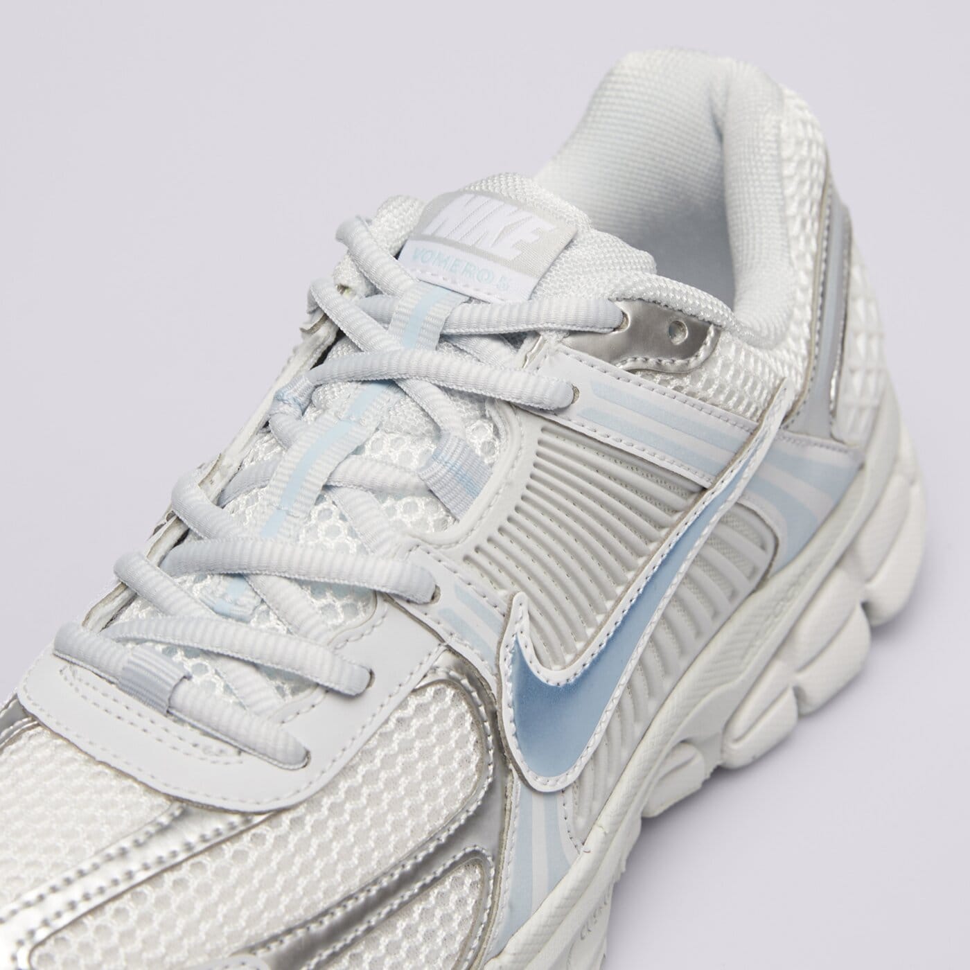 Дамски маратонки NIKE W ZOOM VOMERO 5 MET ib8929-001 цвят сив