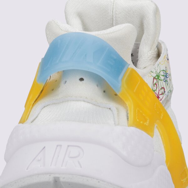 Дамски маратонки WMNS NIKE AIR HUARACHE dv3209-100 цвят многоцветен