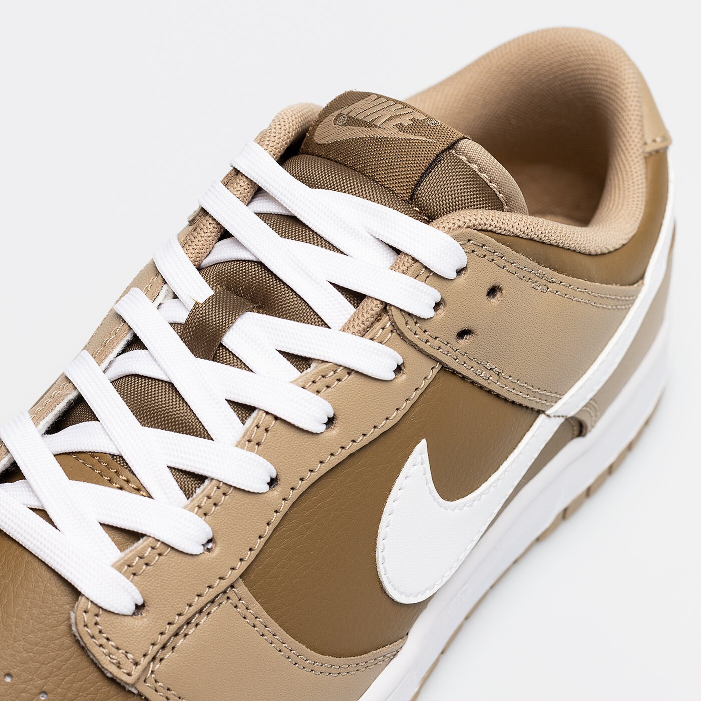 Мъжки маратонки NIKE DUNK LOW RETRO dj6188-200 цвят кафяв