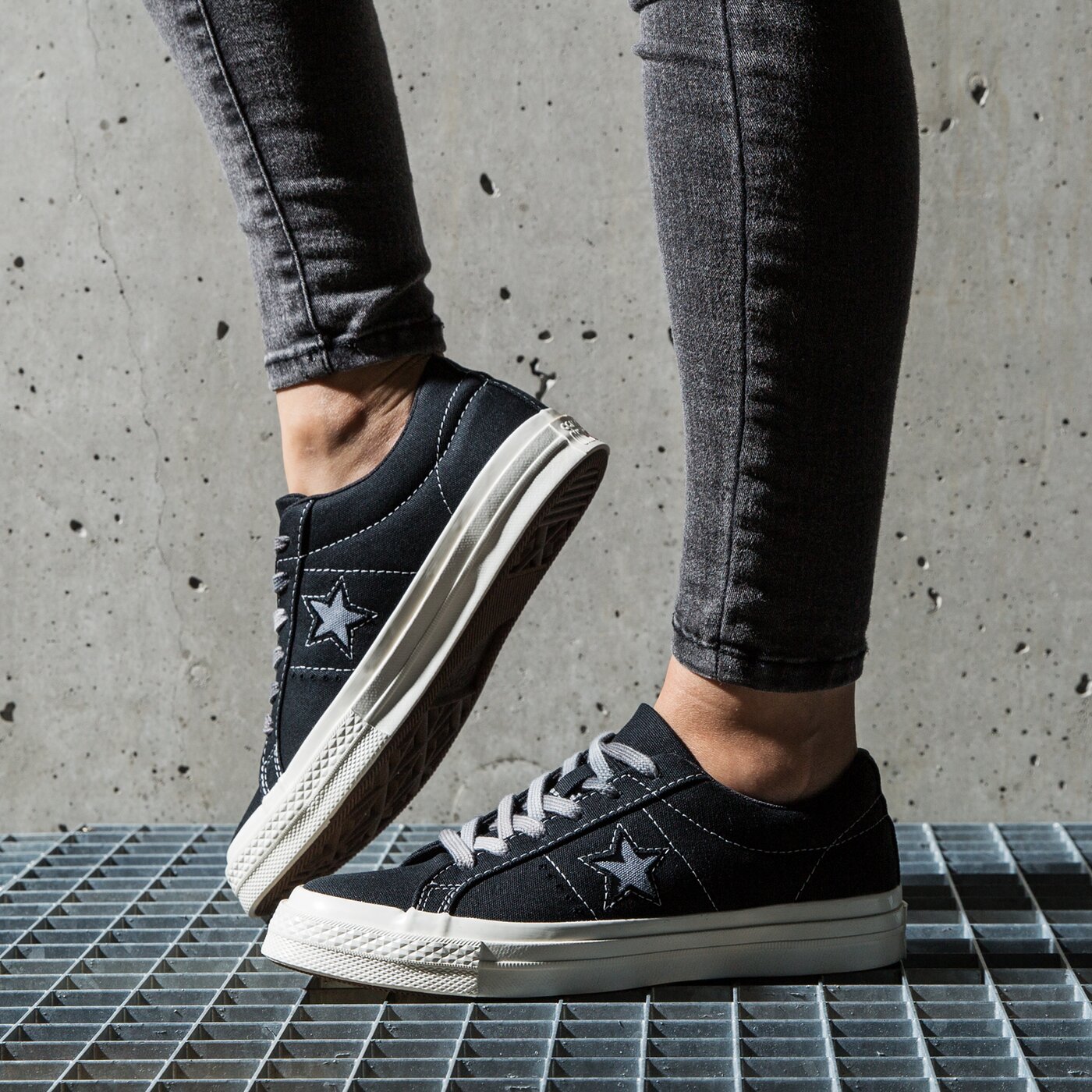 Дамски маратонки CONVERSE ONE STAR 564151c цвят черен