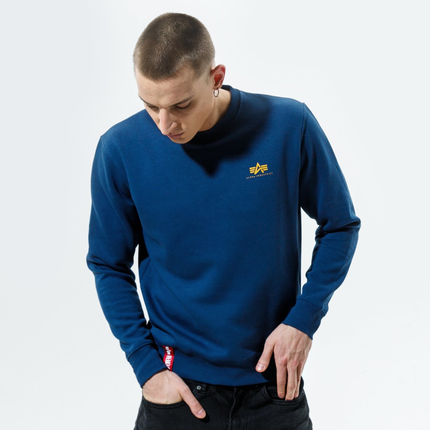 Мъжки суичър ALPHA INDUSTRIES СУИТЧЪР BASIC SWEATER SMALL LOGO 188307-435 цвят тъмносин