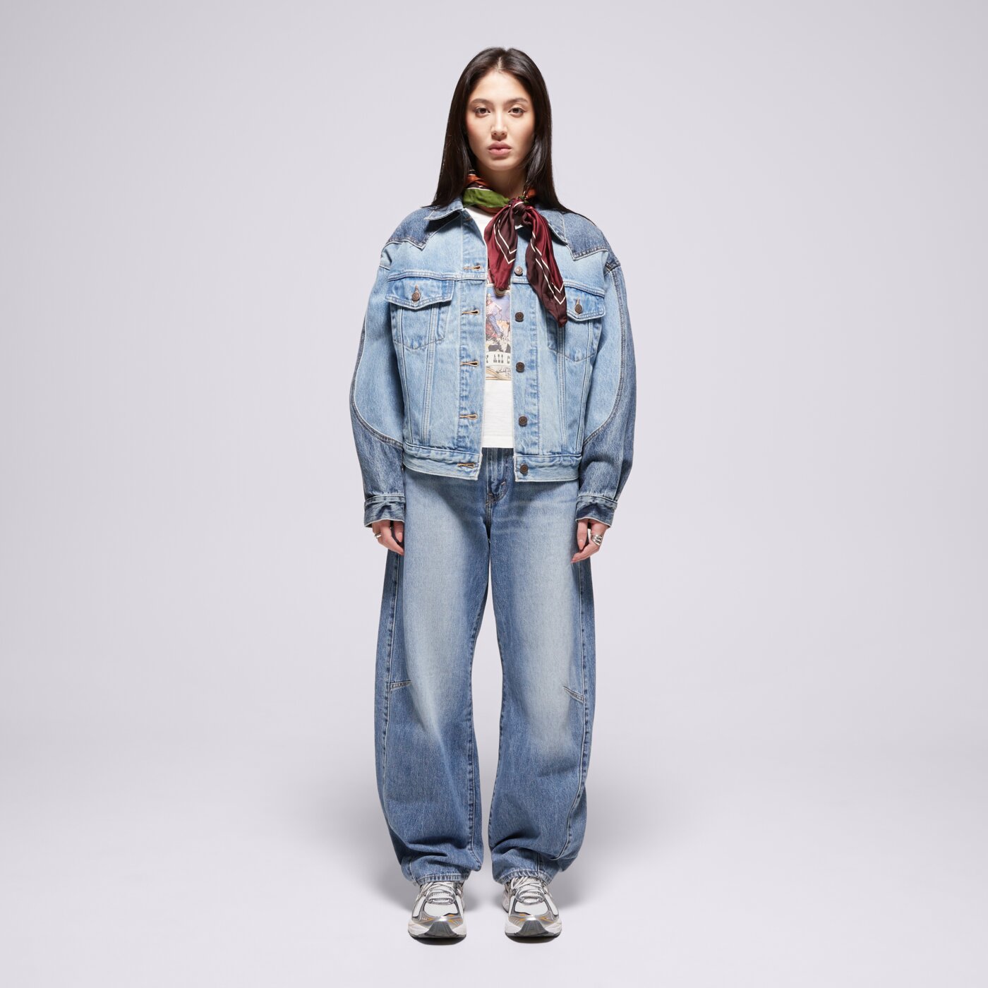 Дамски панталони LEVI'S ПАНТАЛОНИ CINCH BARREL MED INDIGO WORN IN 003v5-0002 цвят син