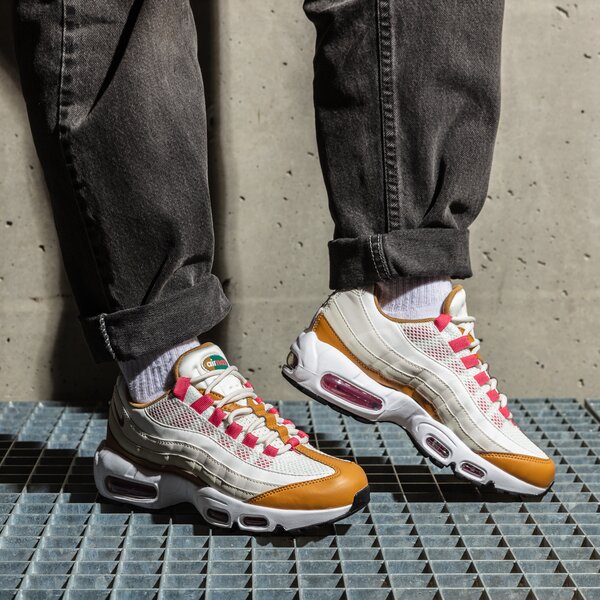 Дамски маратонки NIKE W AIR MAX 95 dh1632-100 цвят многоцветен