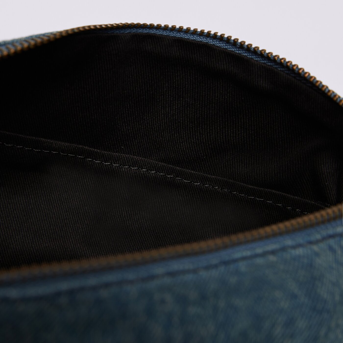 Дамска чанта за кръст LEVI'S ЧАНТА ALI SMALL ЗА РАМО 004c9-0003 цвят син