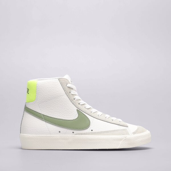 Дамски маратонки NIKE WMNS BLAZER MID '77  fj4740-100 цвят бял