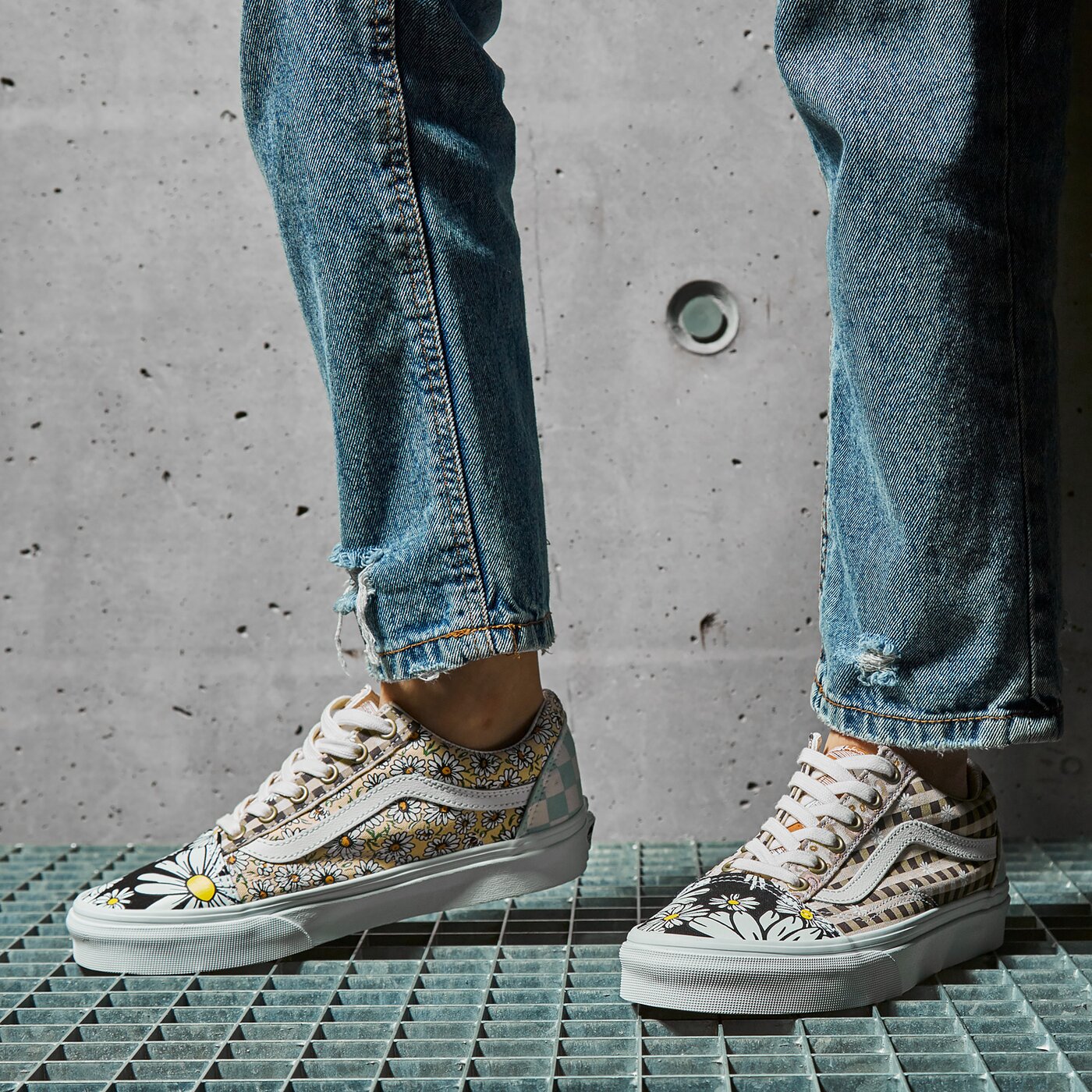 Дамски маратонки VANS UA OLD SKOOL vn0a7q2j4201 цвят многоцветен