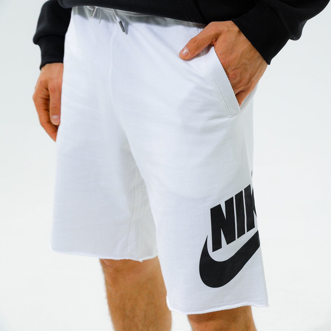 Мъжки къси панталони NIKE ШОРТИ SPORTSWEAR at5267-100 цвят бял