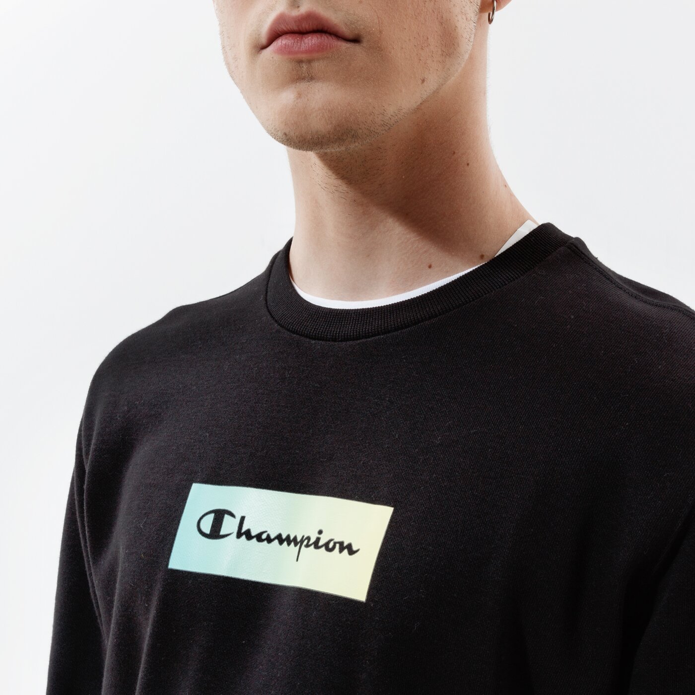 Мъжки суичър CHAMPION СУИТЧЪР CREWNECK SWEATSHIRT 215786kk001 цвят черен