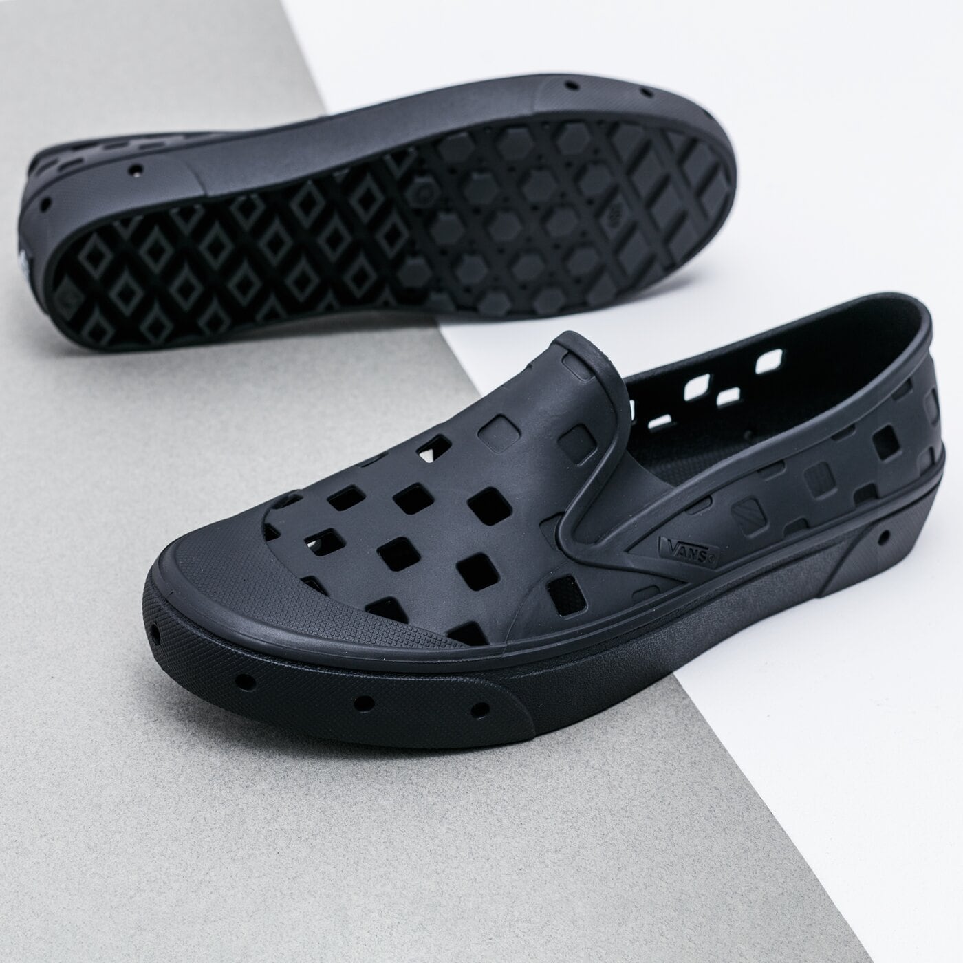Мъжки маратонки VANS UA TREK SLIP-ON vn0a5hf8blk1 цвят черен