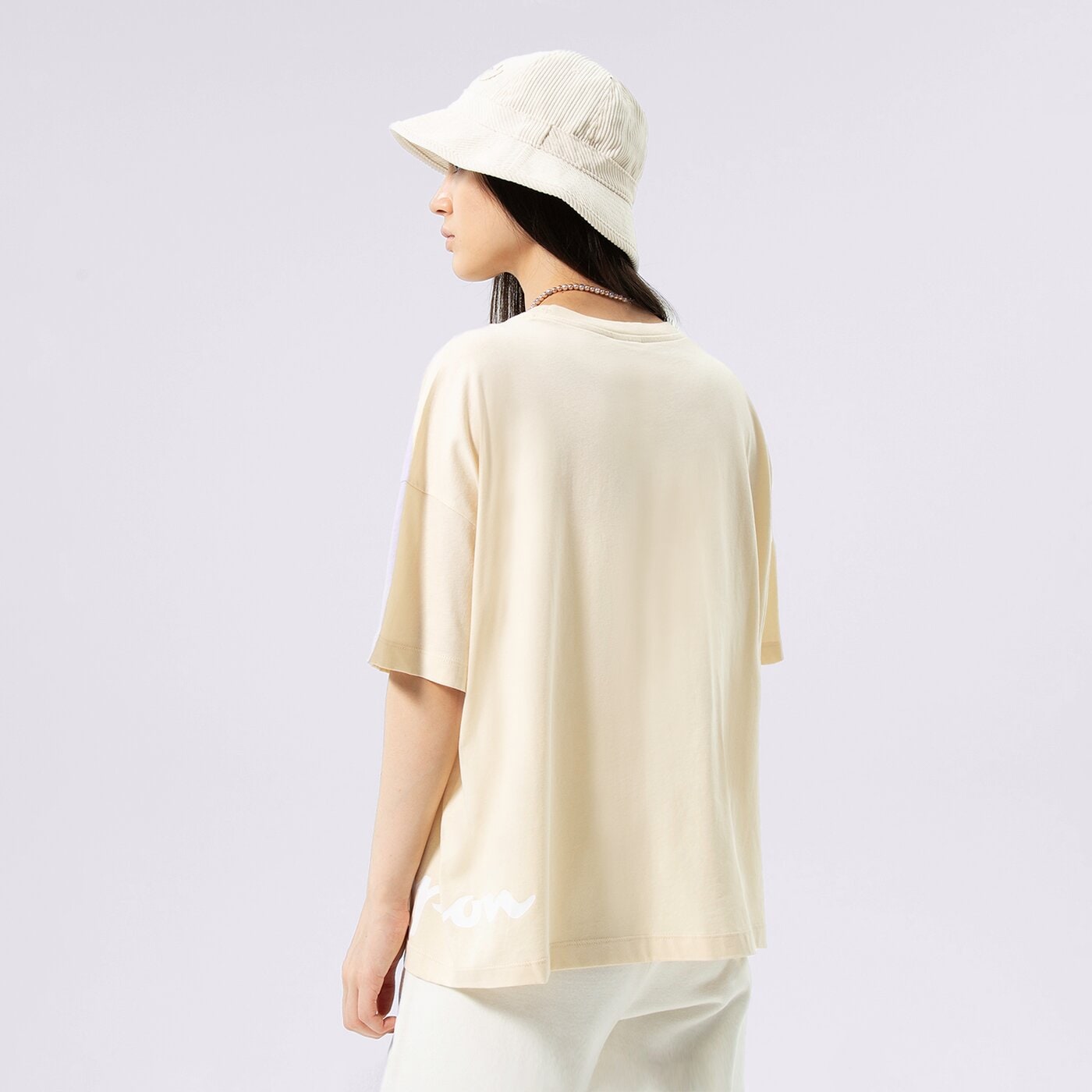 Дамска тениска CHAMPION ТЕНИСКА CREWNECK ТЕНИСКА 115425ys014 цвят бежов