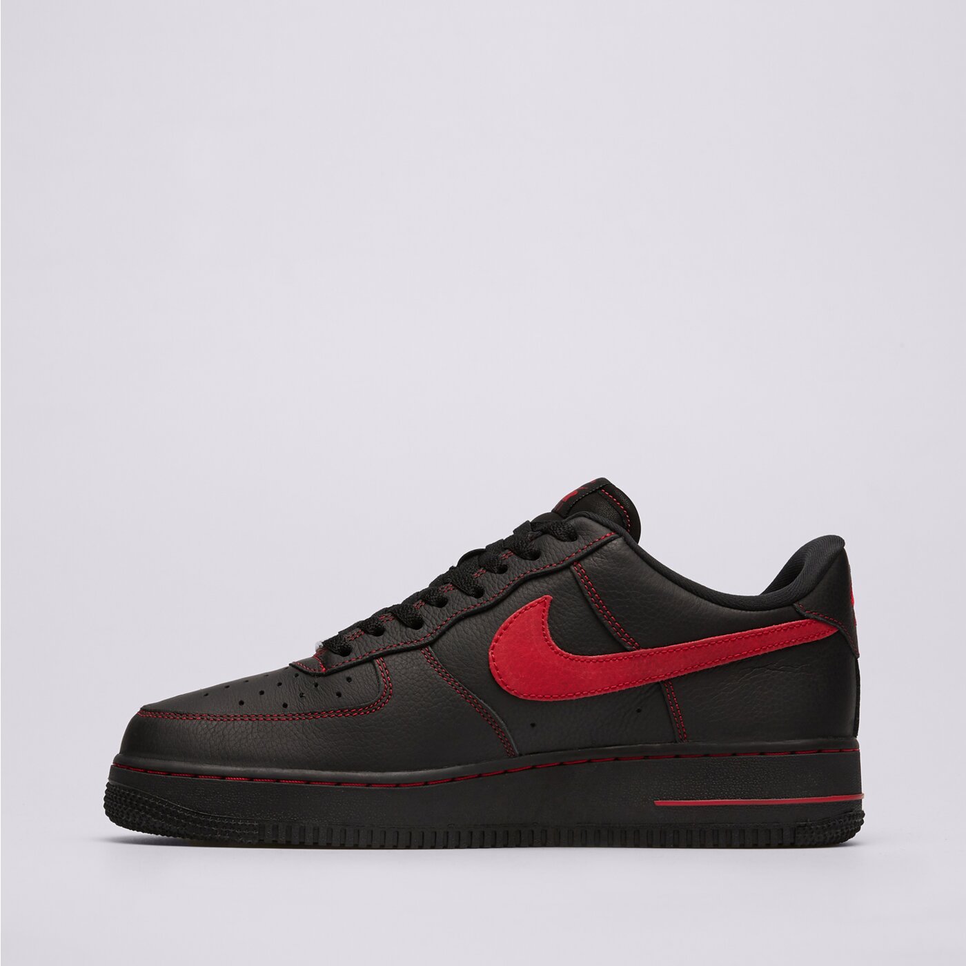 Мъжки маратонки NIKE AIR FORCE 1 '07 LV8 ESS+ hq2037-005 цвят черен