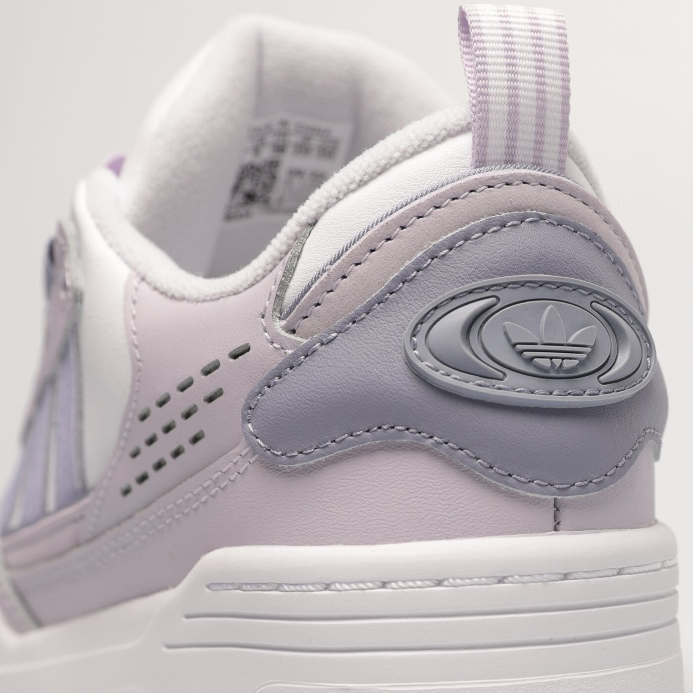 Дамски маратонки ADIDAS ADI2000 W hq8652 цвят бял