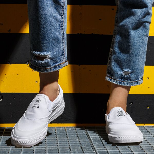 Дамски маратонки ADIDAS NIZZA RF SLIP s23725 цвят бял