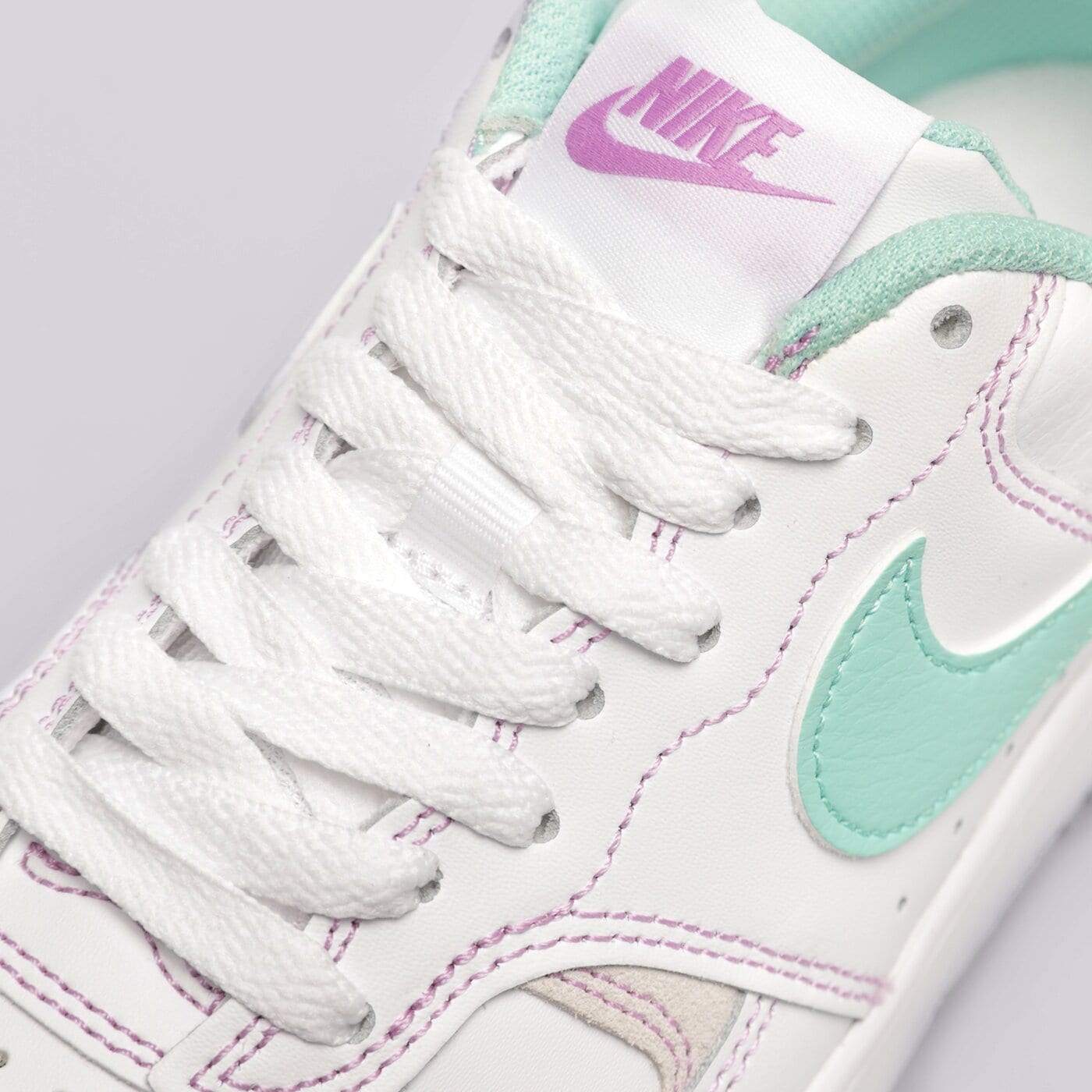 Дамски маратонки NIKE GAMMA FORCE AT fn7109-100 цвят бял