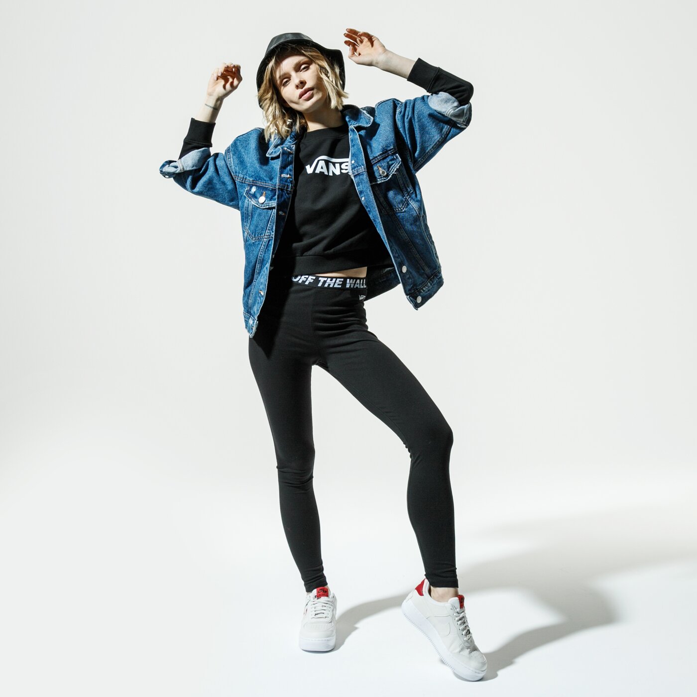 Дамски панталони VANS КЛИН BLADEZ LEGGING vn0a4dr3blk1 цвят черен