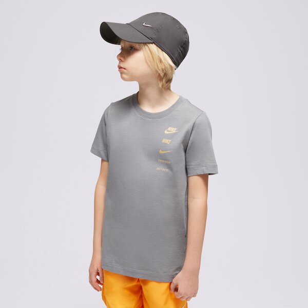 Детска тениска NIKE ТЕНИСКА B NSW SI GRAPHIC BOY fv2339-065 цвят сив