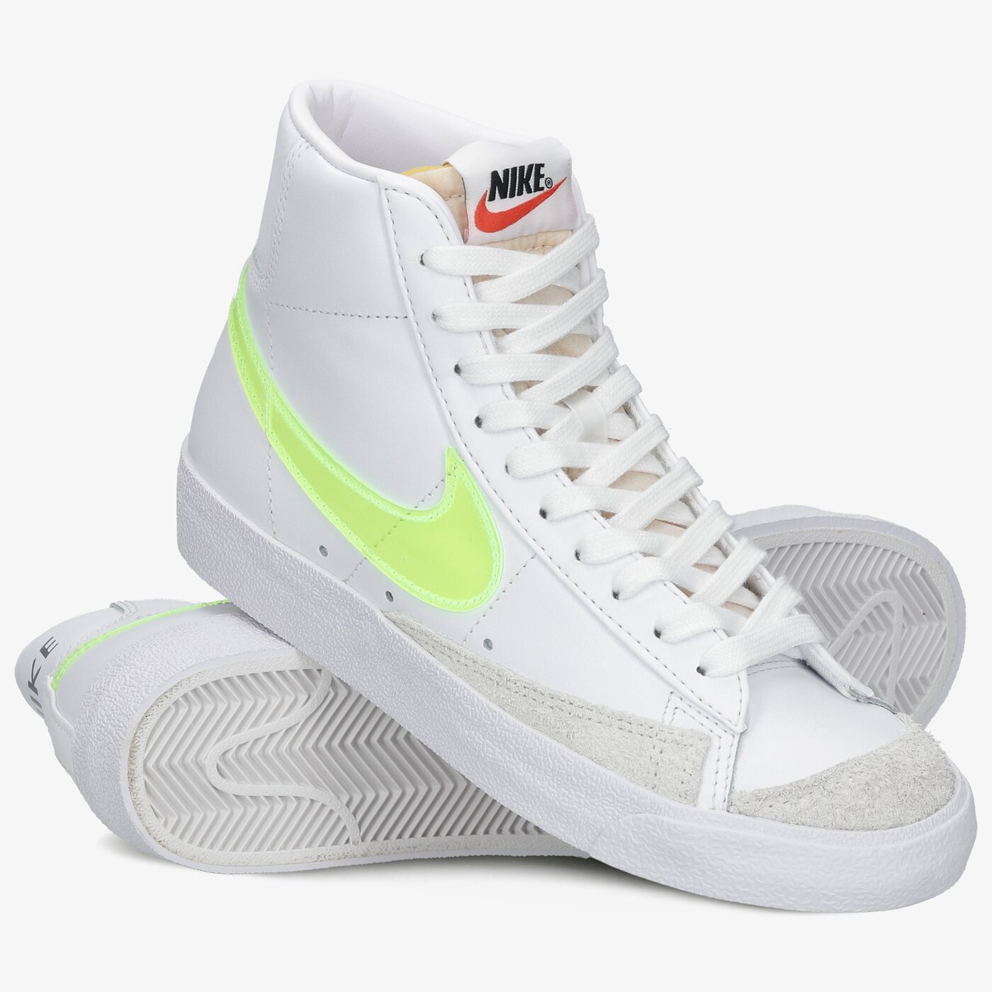 Дамски маратонки NIKE W BLAZER MID '77 ESS dj3050-100 цвят бял