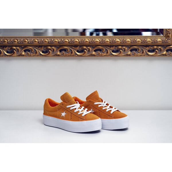 Дамски маратонки CONVERSE ONE STAR PLATFORM 563487c цвят оранжев