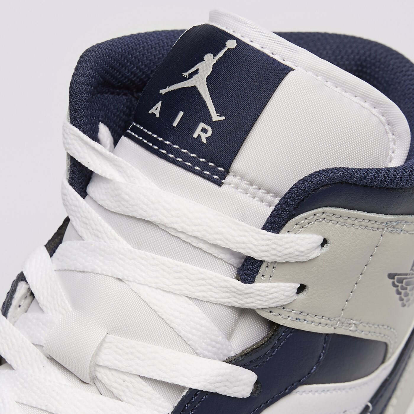 Мъжки маратонки AIR JORDAN 1 MID  dq8426-146 цвят бял