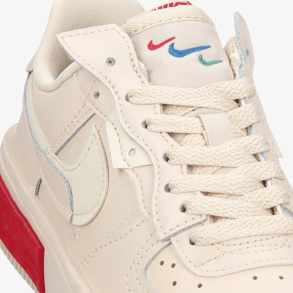 Дамски маратонки NIKE AIR FORCE 1 FONTANKA da7024-200 цвят бежов