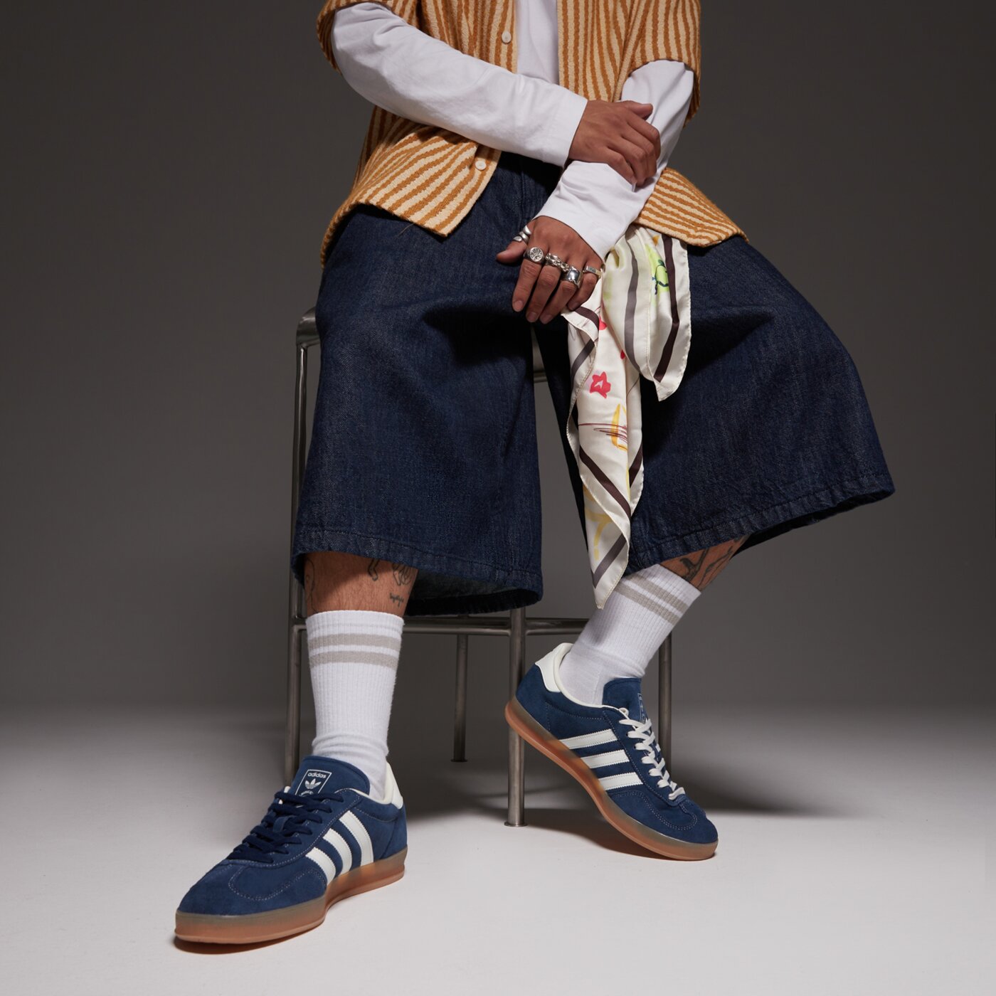 Мъжки маратонки ADIDAS GAZELLE INDOOR  jq8393 цвят тъмносин