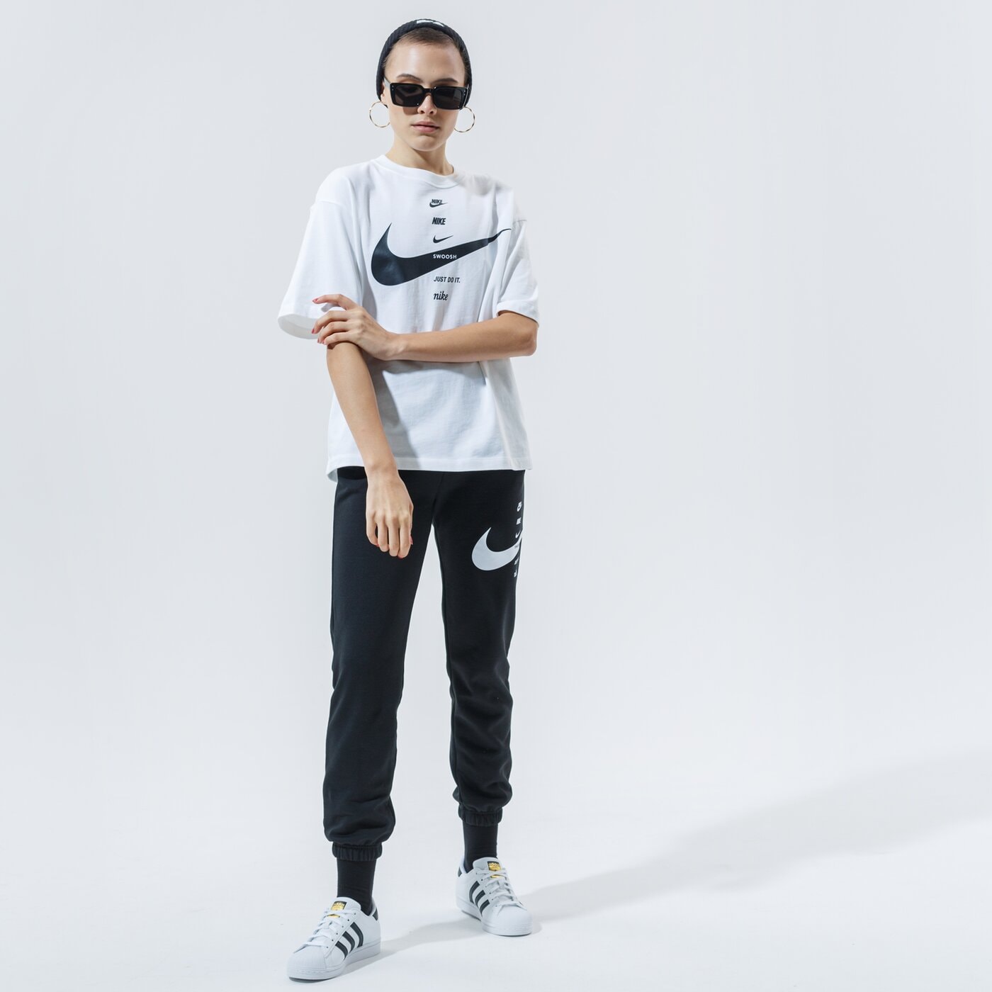 Дамска тениска NIKE ТЕНИСКА W NSW SWSH ТОП SS cu5682-100 цвят бял