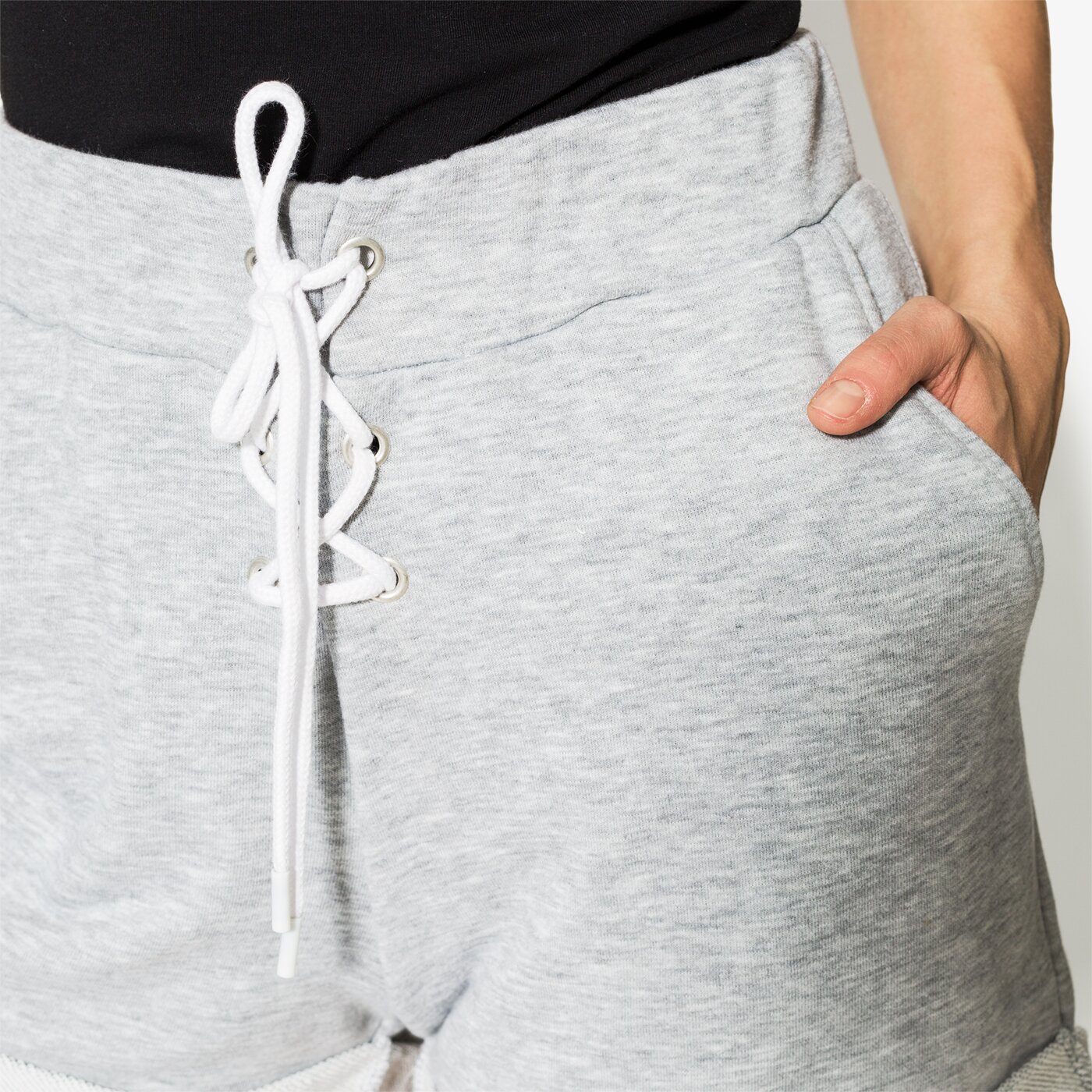 Дамски къси панталони CONFRONT ШОРТИ NUT cf18szd02001 цвят сив