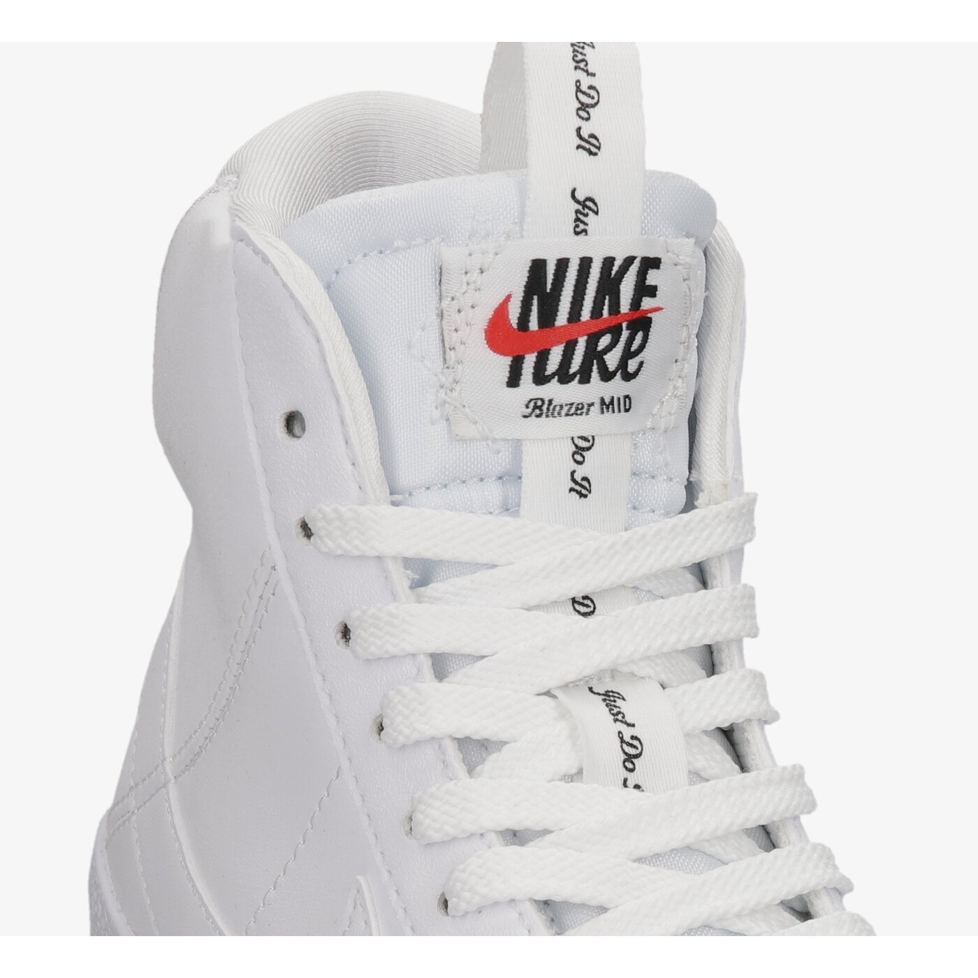 Детски маратонки NIKE BLAZER MID '77 SE D dh8640-102 цвят бял