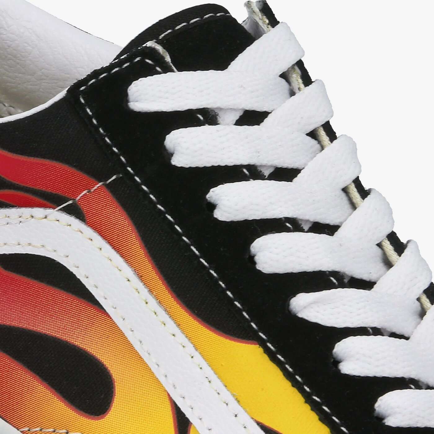 Мъжки маратонки VANS UA OLD SKOOL vn0a38g1phn1 цвят черен