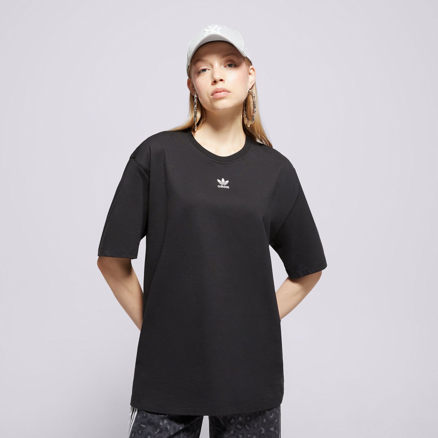 Дамска тениска ADIDAS ТЕНИСКА ESS BOYFR TEE iy7321 цвят черен
