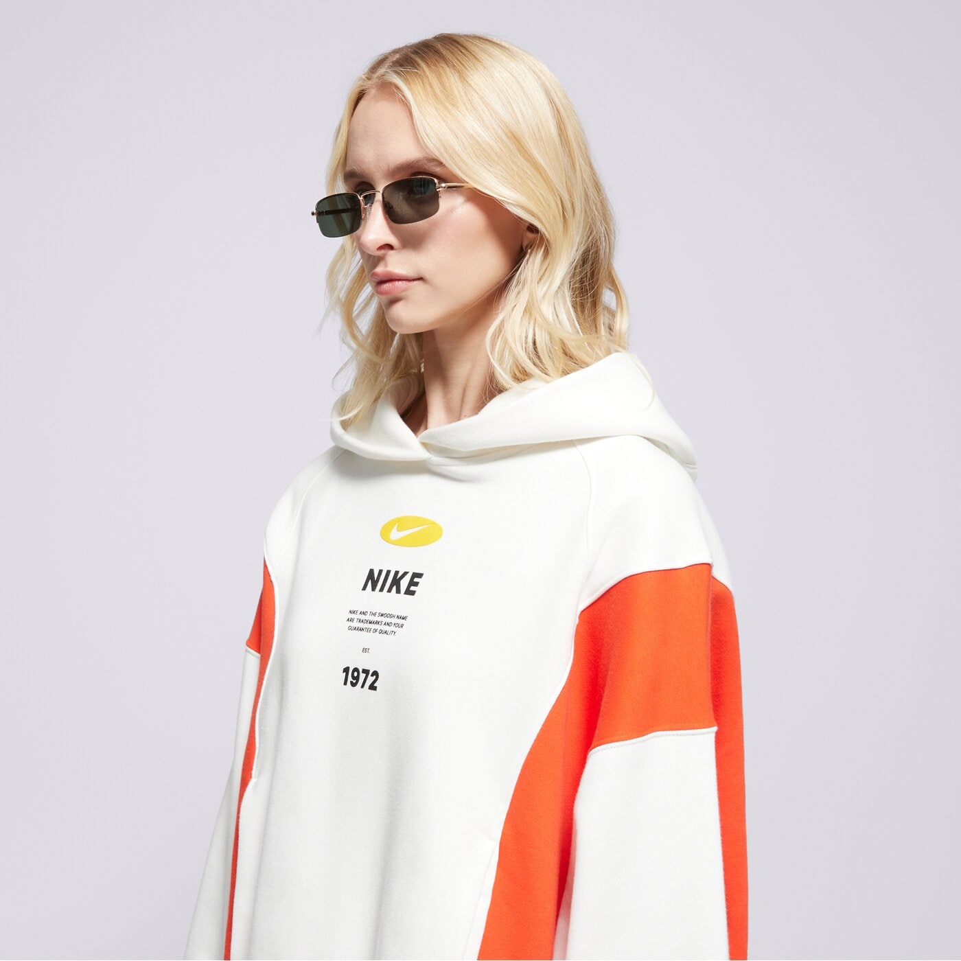 Дамски суичър NIKE СУИТЧЪР С КАЧУЛКА W NSW PHNX FLC REMIX OOS HDY ih8516-133 цвят кремав