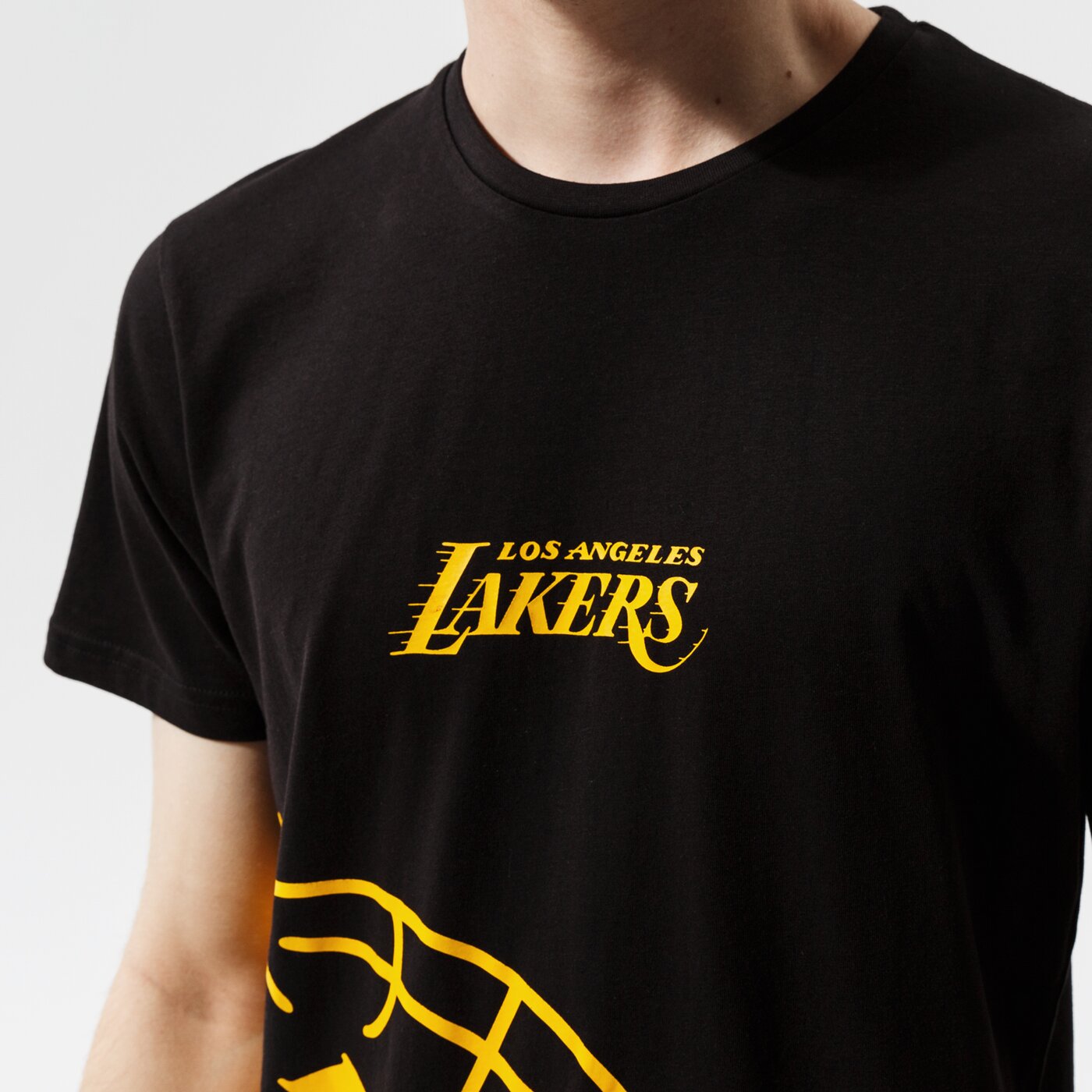 Мъжка тениска NEW ERA ТЕНИСКА NBA ENLARGED LOGO TEE LOSLAK BLK 12827219 цвят черен