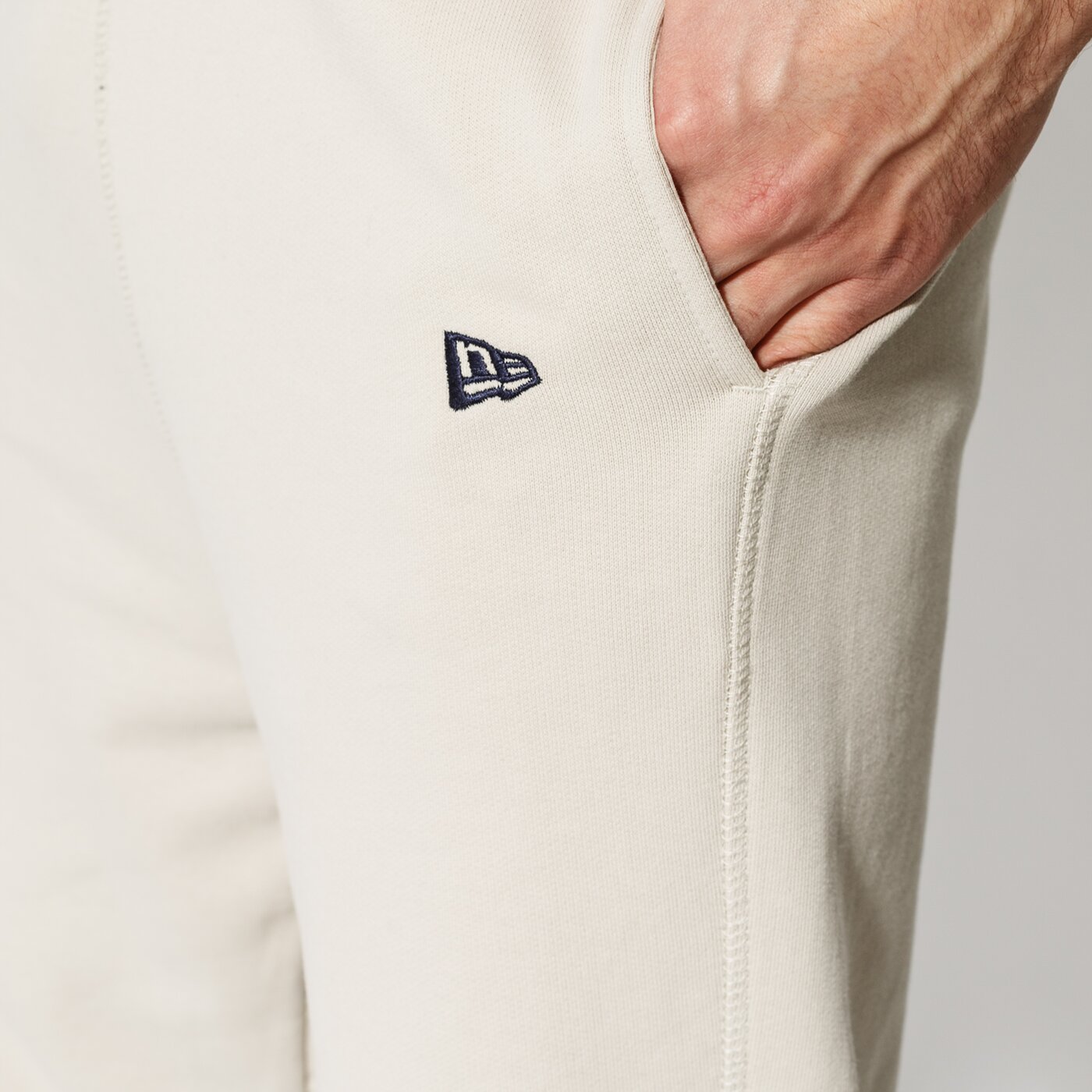 Мъжки панталони NEW ERA ПАНТАЛОНИ WORLD HOOD JOGGER NEW ERA STONE 11517690 цвят бежов