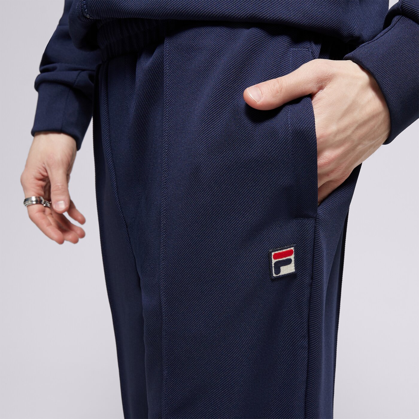 Мъжки панталони FILA ПАНТАЛОНИ PIN TUCK SLIM LEG PANT fw24mh035410 цвят тъмносин