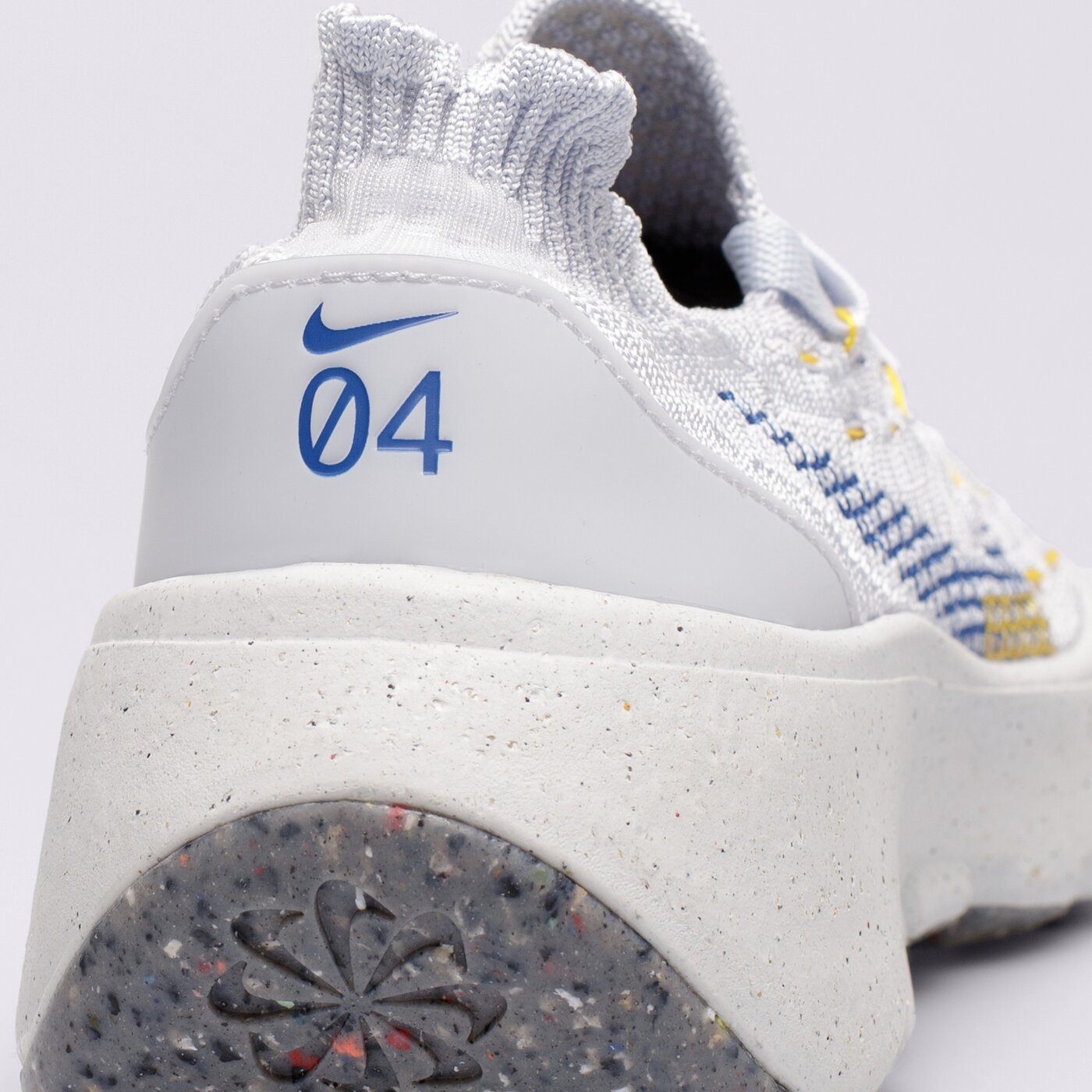 Дамски маратонки NIKE SPACE HIPPIE 04 da2725-003 цвят сив