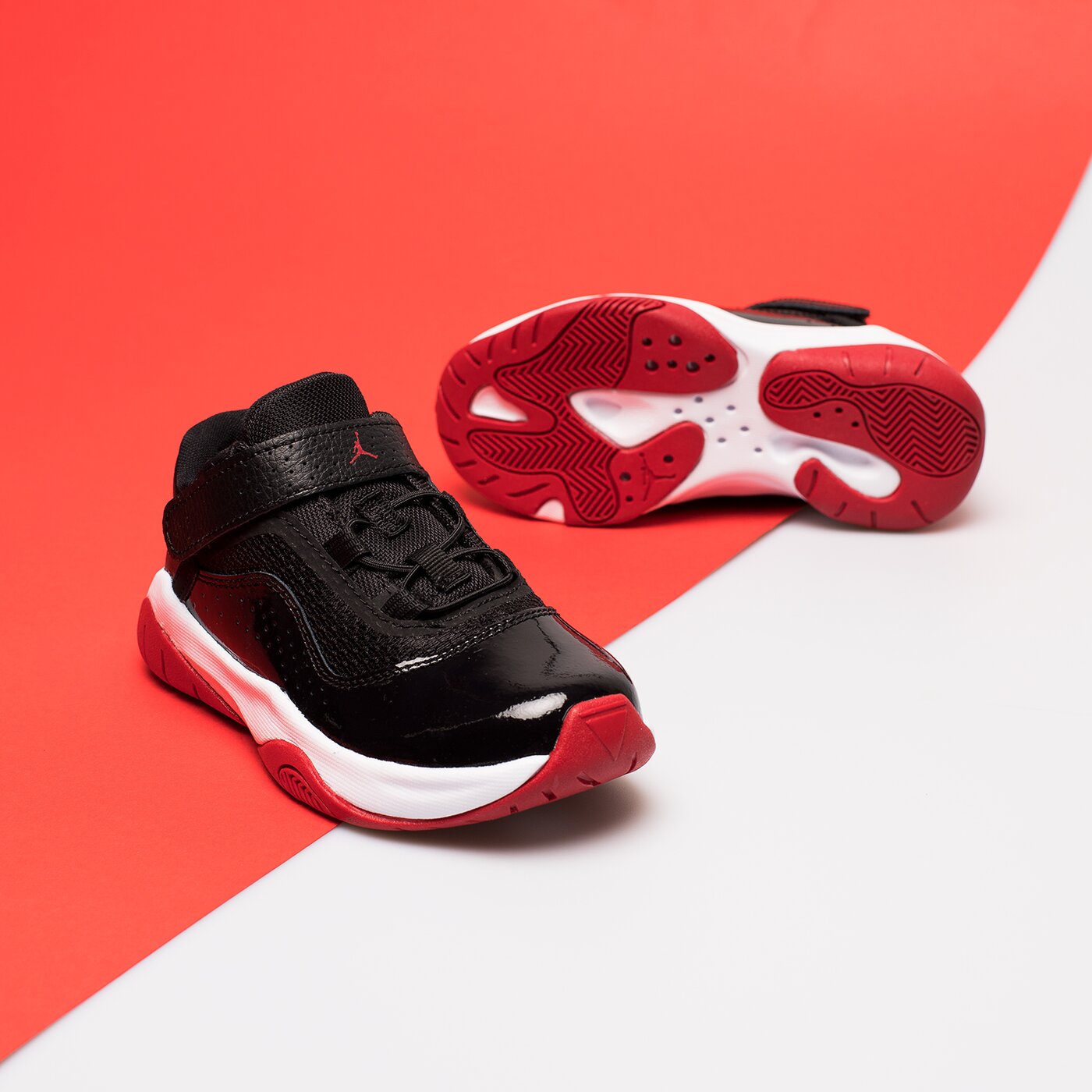 Детски маратонки JORDAN 11 CMFT LOW  cz0905-005 цвят черен