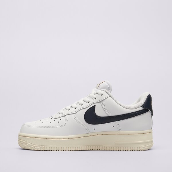 Дамски маратонки NIKE W AIR FORCE 1 '07 EasyOn  hj9122-100 цвят бял