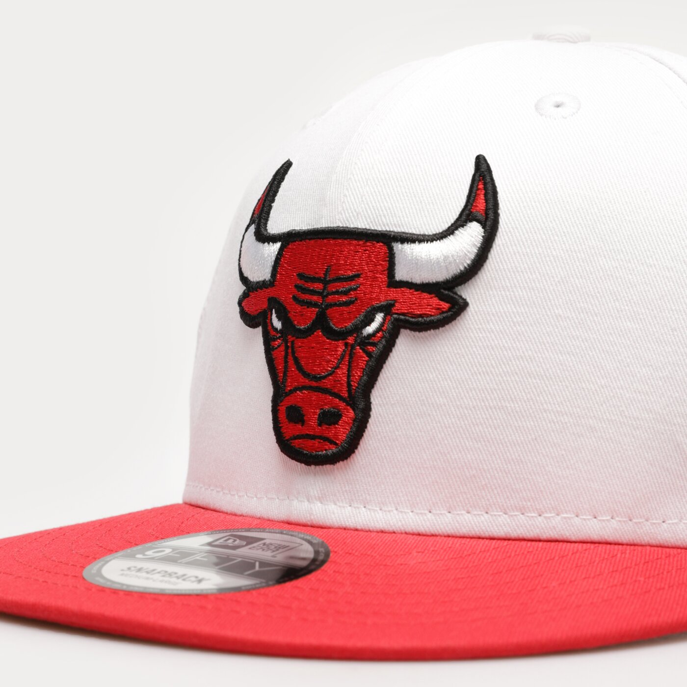 Мъжка шапка с козирка NEW ERA ШАПКА WHT CROWN TEAM 950 BULLS CHICAGO BULLS 60358008 цвят бял
