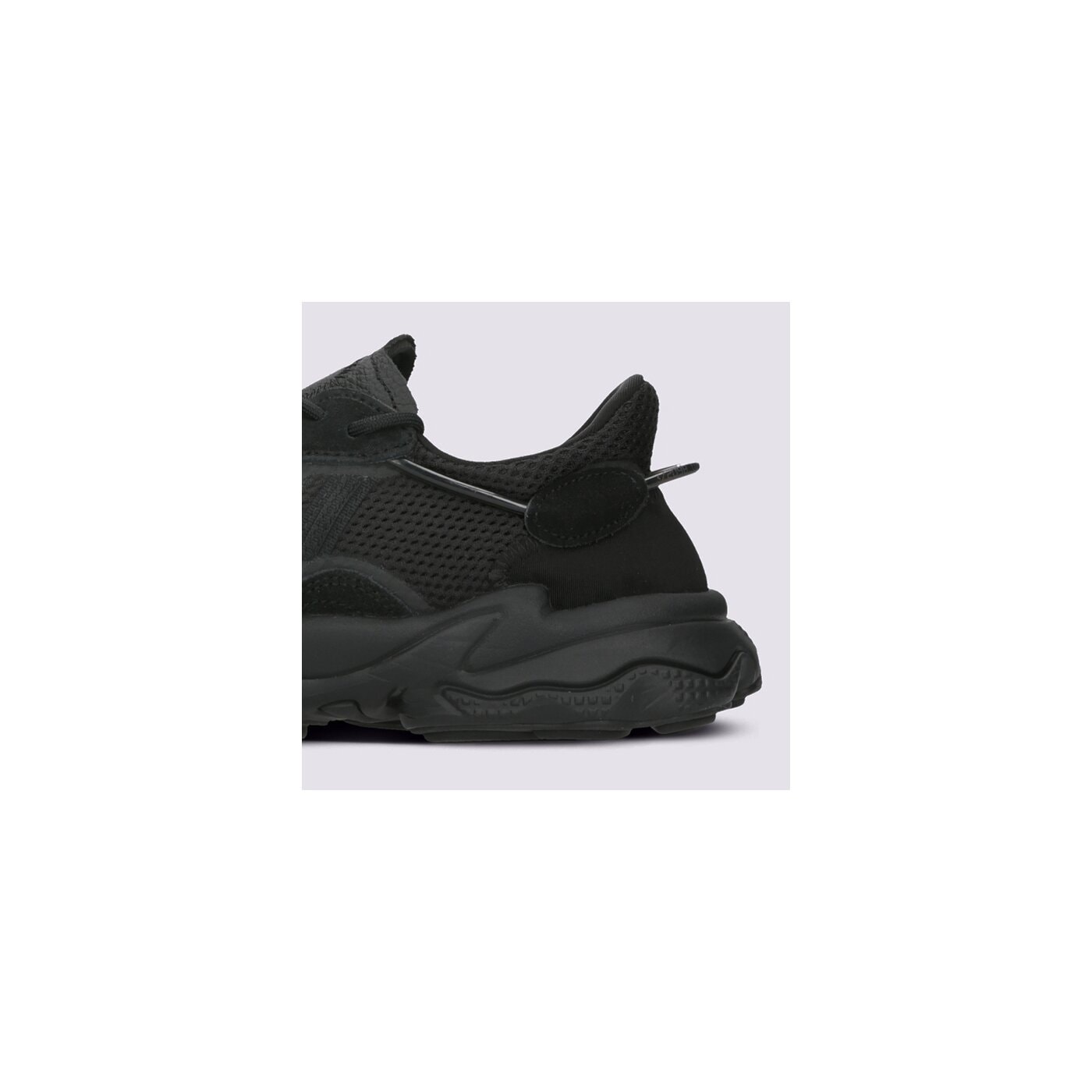 Мъжки маратонки ADIDAS OZWEEGO ee6999 цвят черен