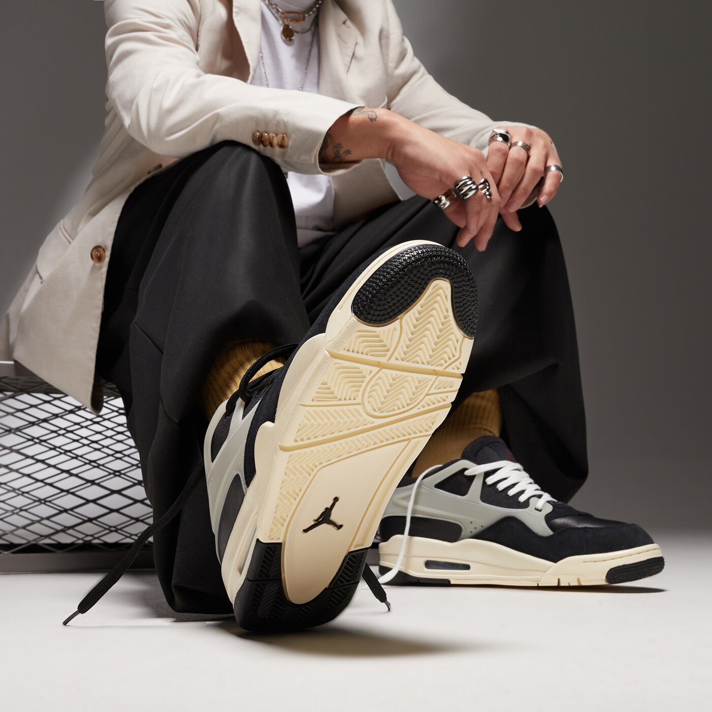 Мъжки маратонки AIR JORDAN 4 RM fq7939-006 цвят черен