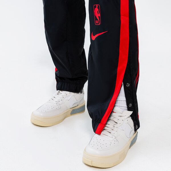 Дамски панталони NIKE ПАНТАЛОНИ CHI W NK TRKST PANT CTS NBA dn9510-010 цвят черен