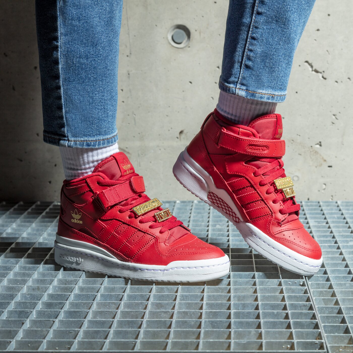 Дамски маратонки ADIDAS FORUM MID W gz8602 цвят бордо