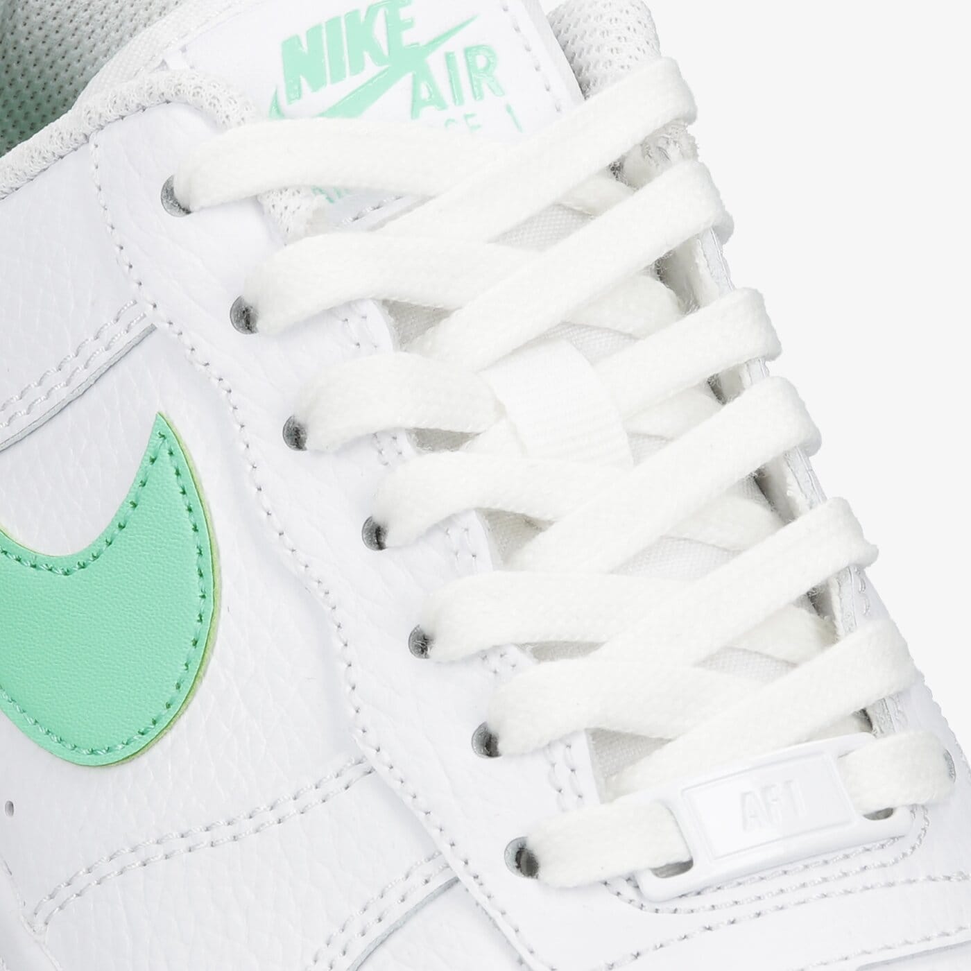 Дамски маратонки NIKE AIR FORCE 1 '07 ESSENTIAL  315115-164 цвят бял