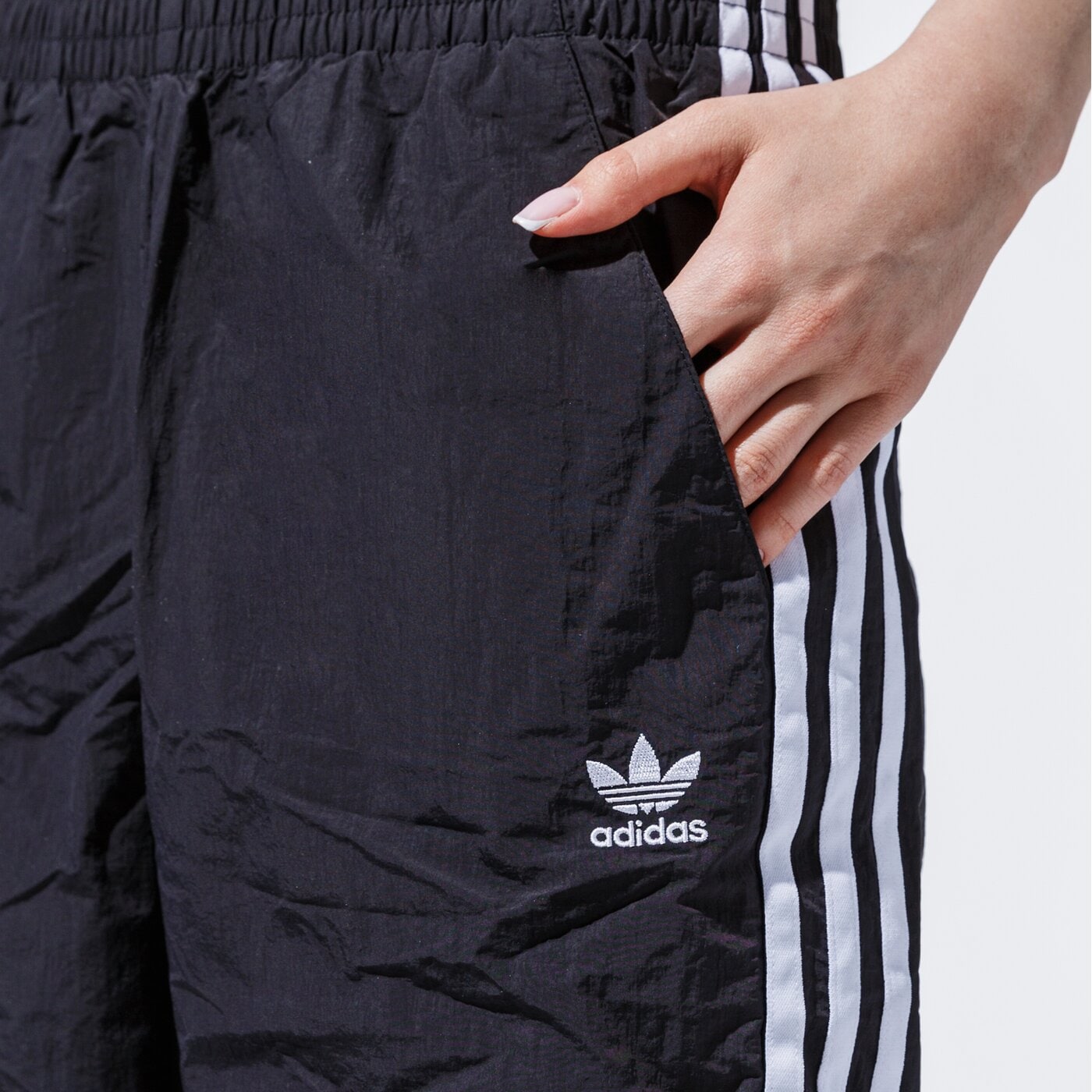Дамски панталони ADIDAS ПАНТАЛОНИ FSH TRACKPANTS gn2868 цвят черен