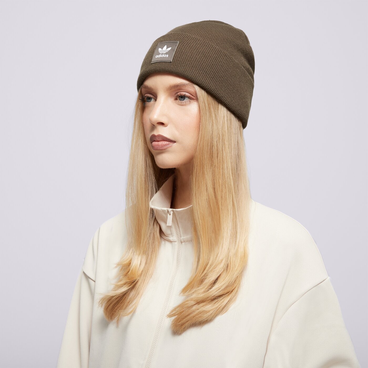 Дамска зимна шапка ADIDAS ШАПКА AC CUFF KNIT iy7030 цвят зелен