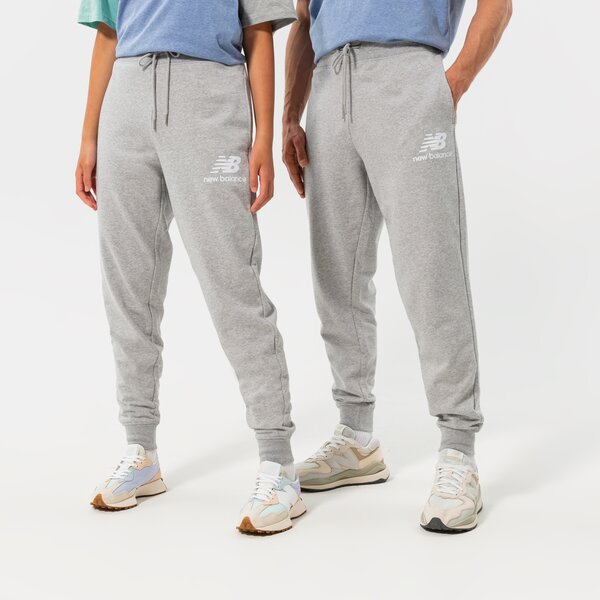 Мъжки панталони NEW BALANCE ПАНТАЛОНИ NB ESSENTIALS STACKED LOGO SWEATPANT mp03558ag цвят сив