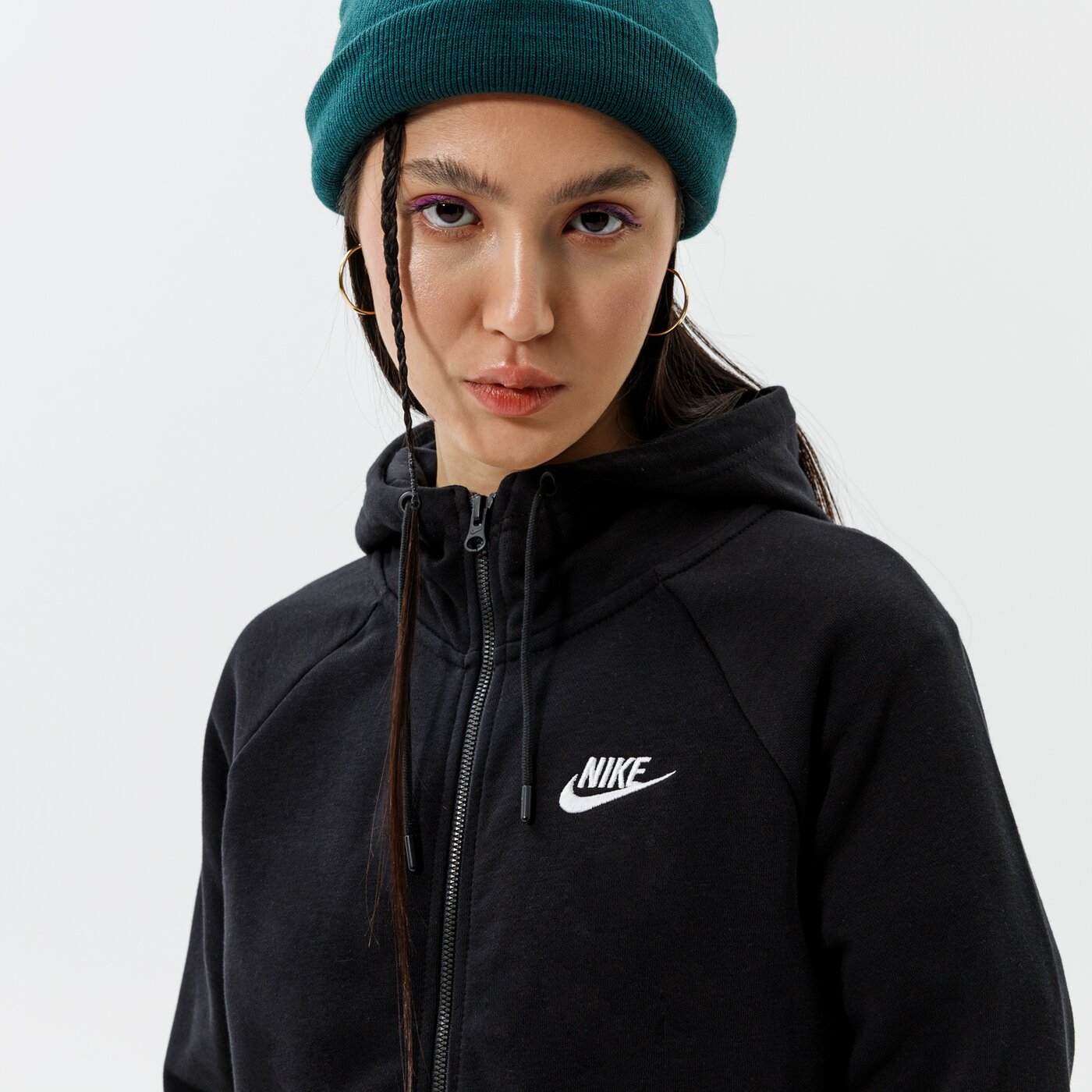 Дамски суичър NIKE СУИТЧЪР СЪС ЗАКОПЧАВАНЕ С КАЧУЛКА NIKE SPORTSWEAR ESSEN bv4122-010 цвят черен
