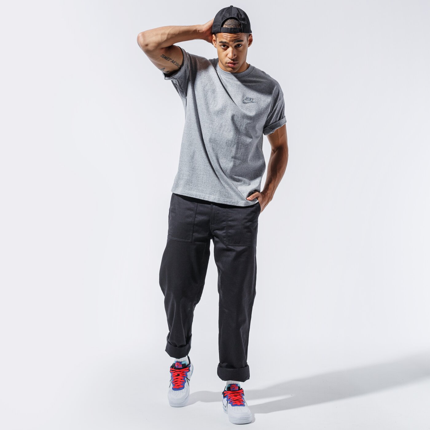 Мъжка тениска NIKE ТЕНИСКА SPORTSWEAR ESSENTIALS cu4509-902 цвят сив